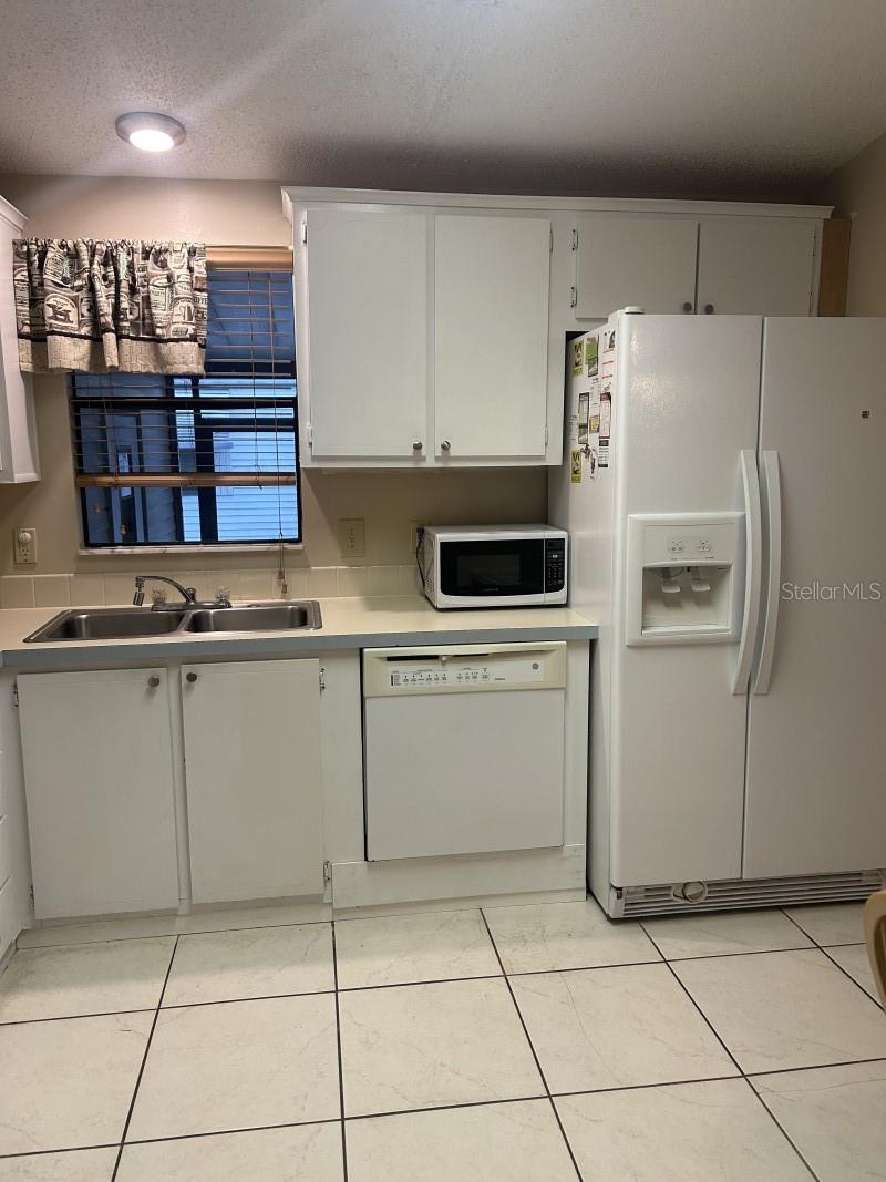 LADY LAKE ORANGE BLOSSOM GARDENS UNIT 10 - Residential