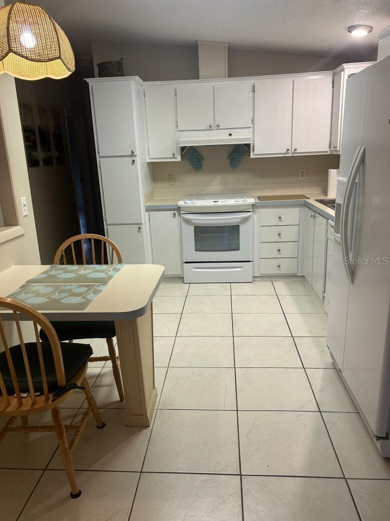 LADY LAKE ORANGE BLOSSOM GARDENS UNIT 10 - Residential