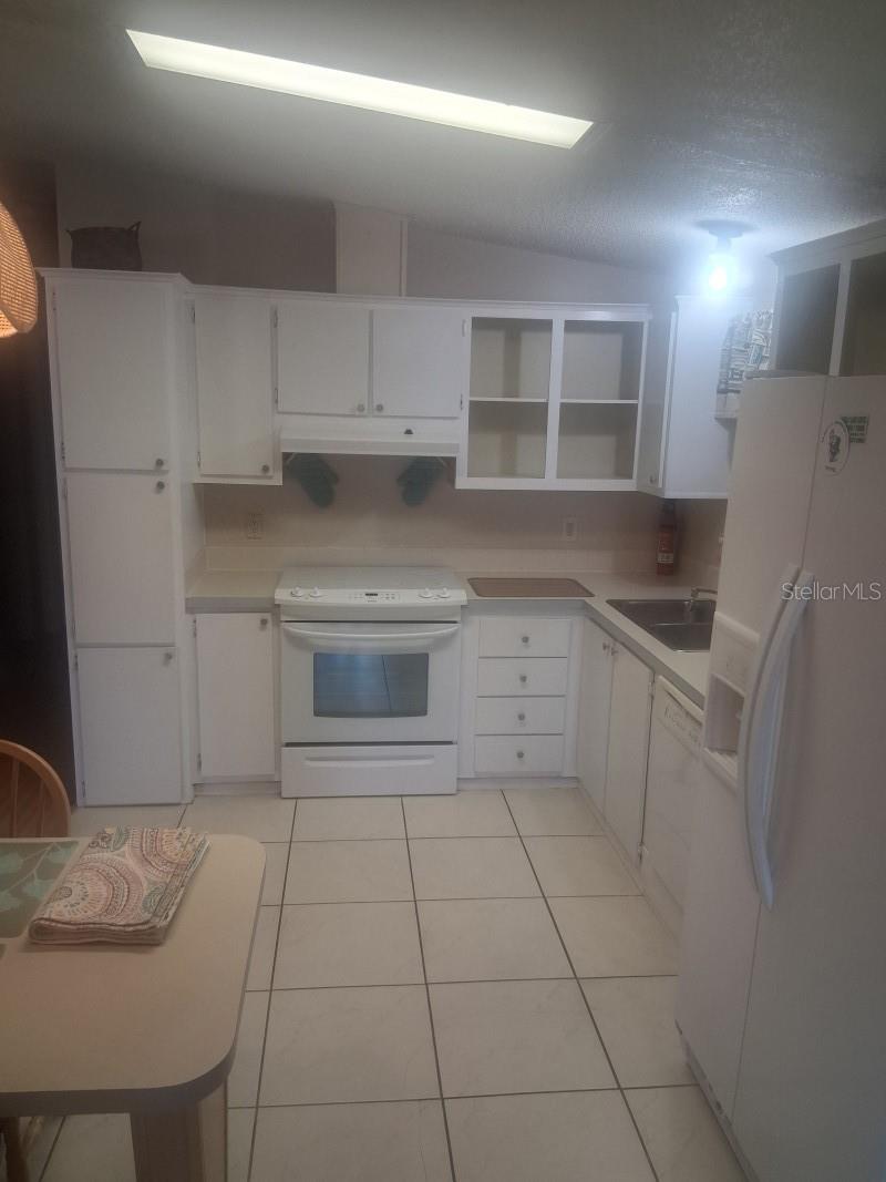 LADY LAKE ORANGE BLOSSOM GARDENS UNIT 10 - Residential