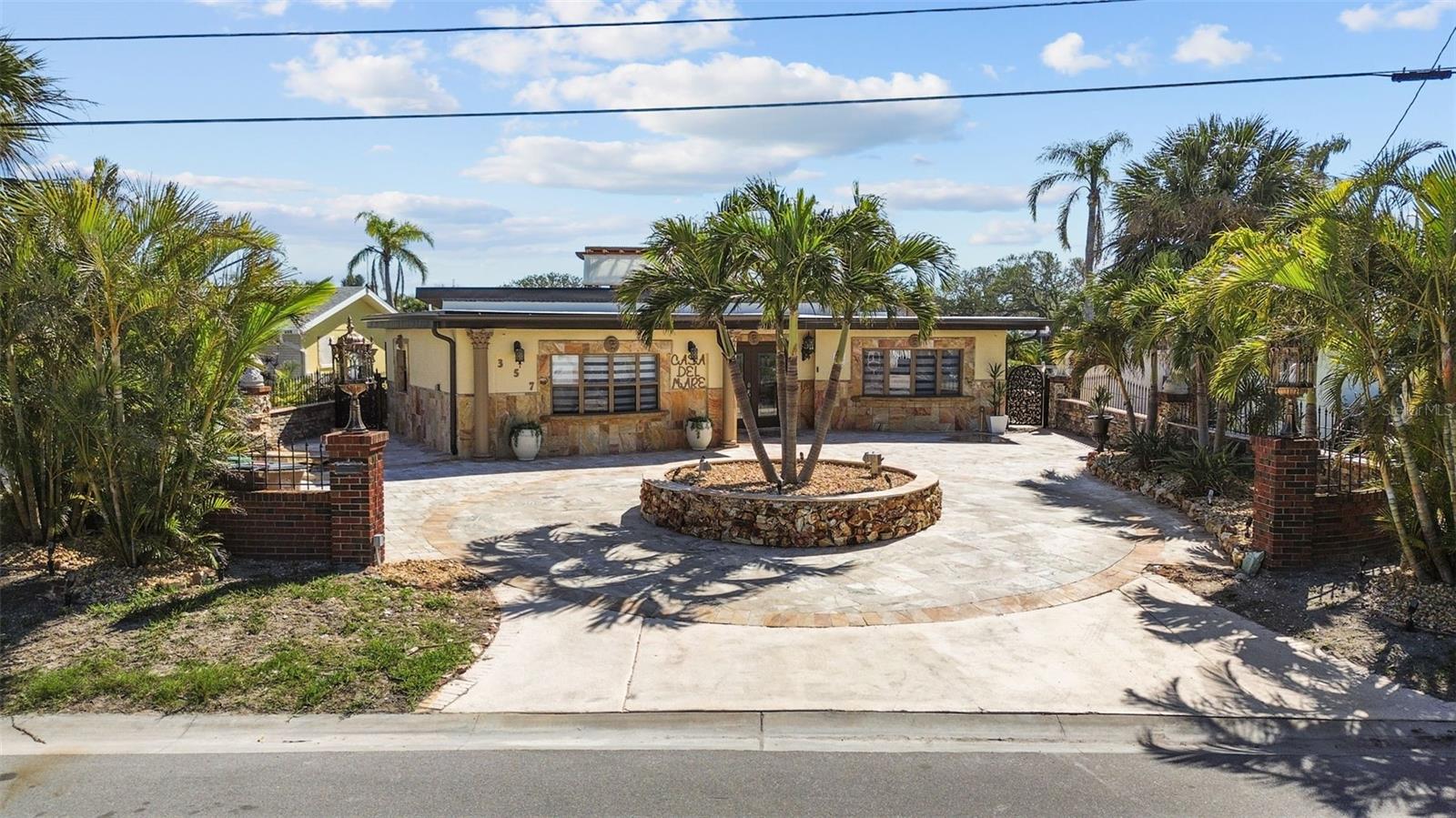 LA HACIENDA 1ST ADD - Residential