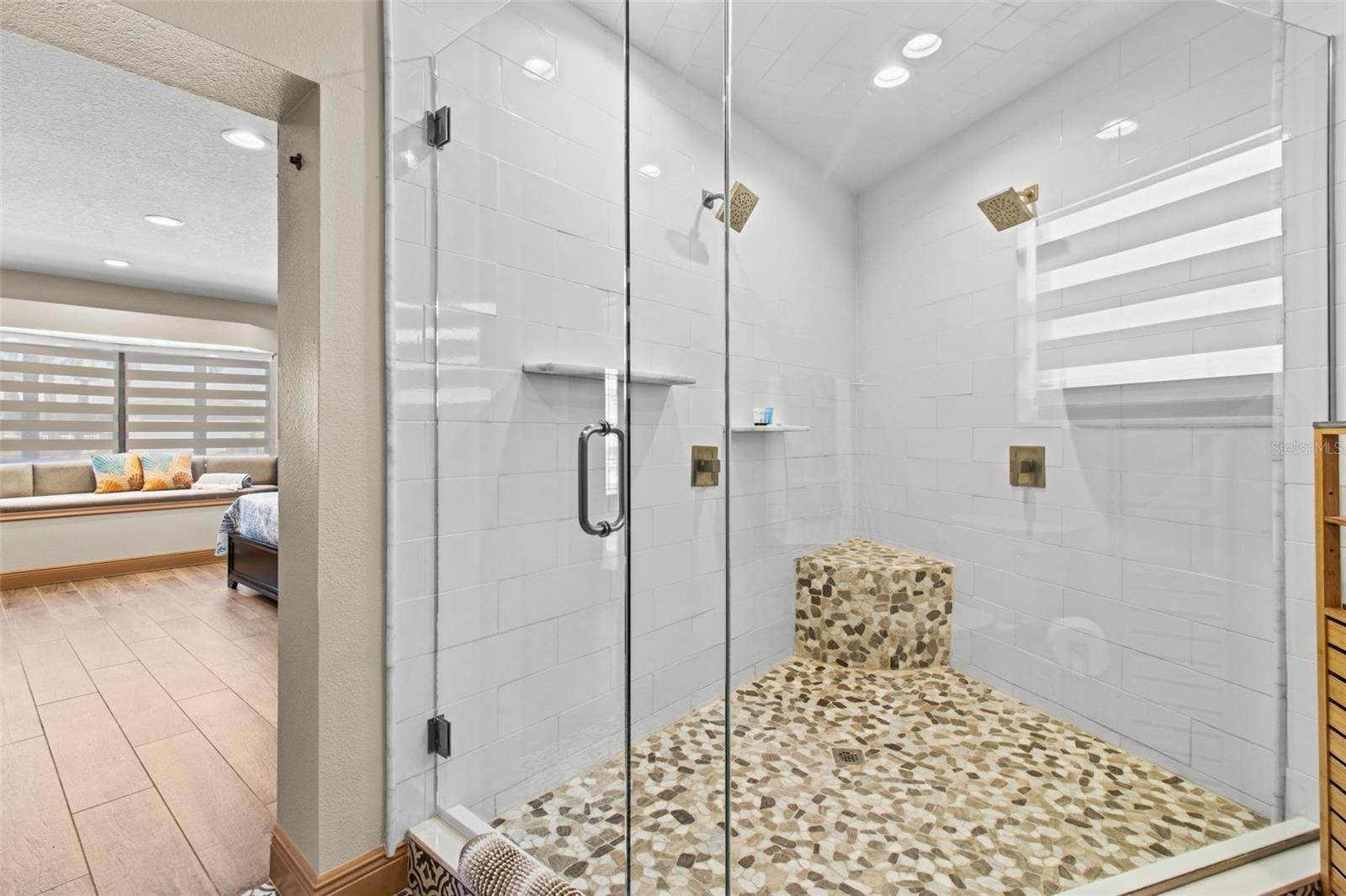 LA HACIENDA 1ST ADD - Residential