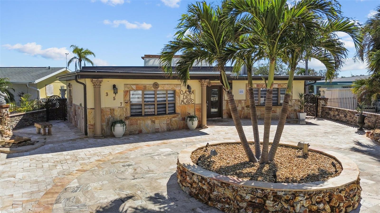 LA HACIENDA 1ST ADD - Residential