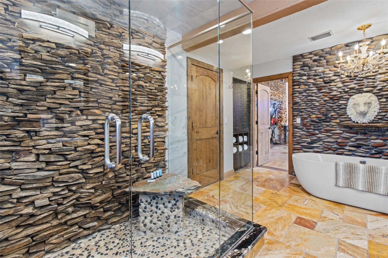 LA HACIENDA 1ST ADD - Residential