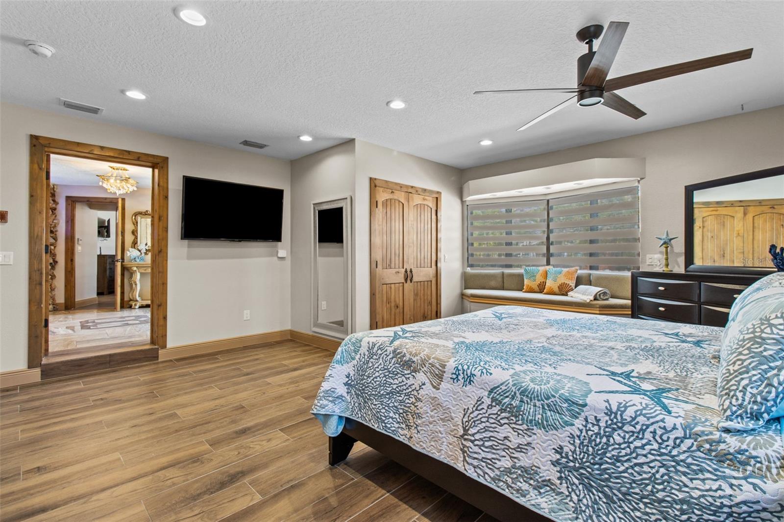 LA HACIENDA 1ST ADD - Residential
