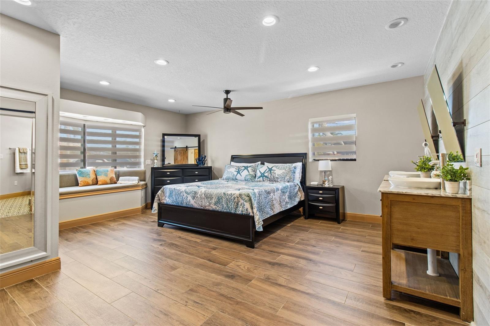 LA HACIENDA 1ST ADD - Residential
