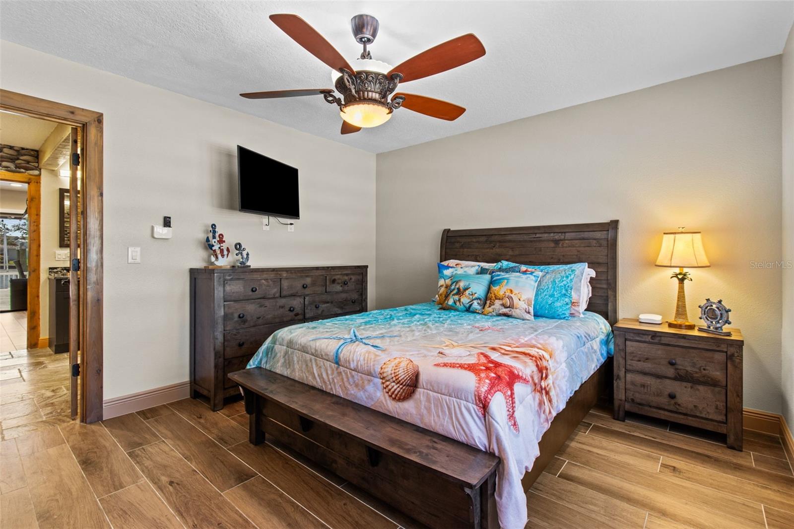 LA HACIENDA 1ST ADD - Residential