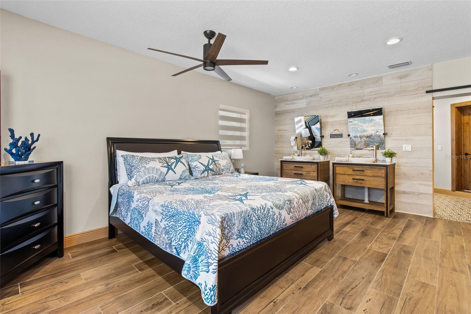 LA HACIENDA 1ST ADD - Residential