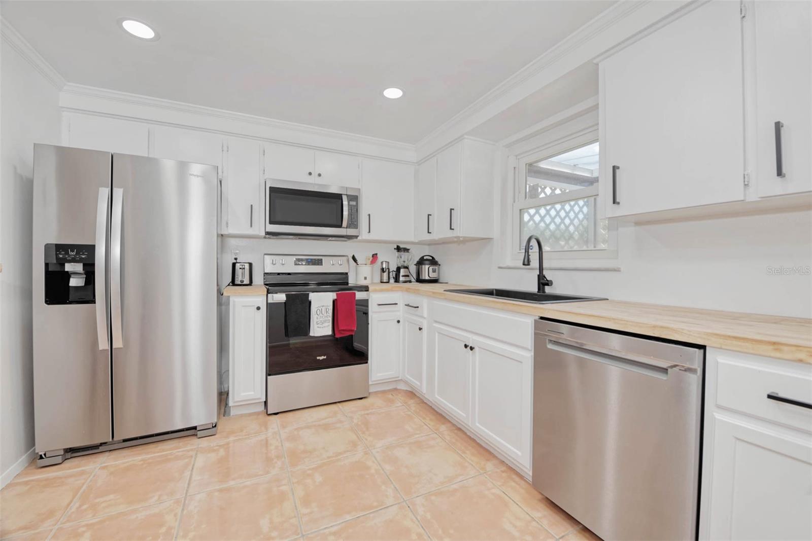RESTFUL PINES - Residential Lease