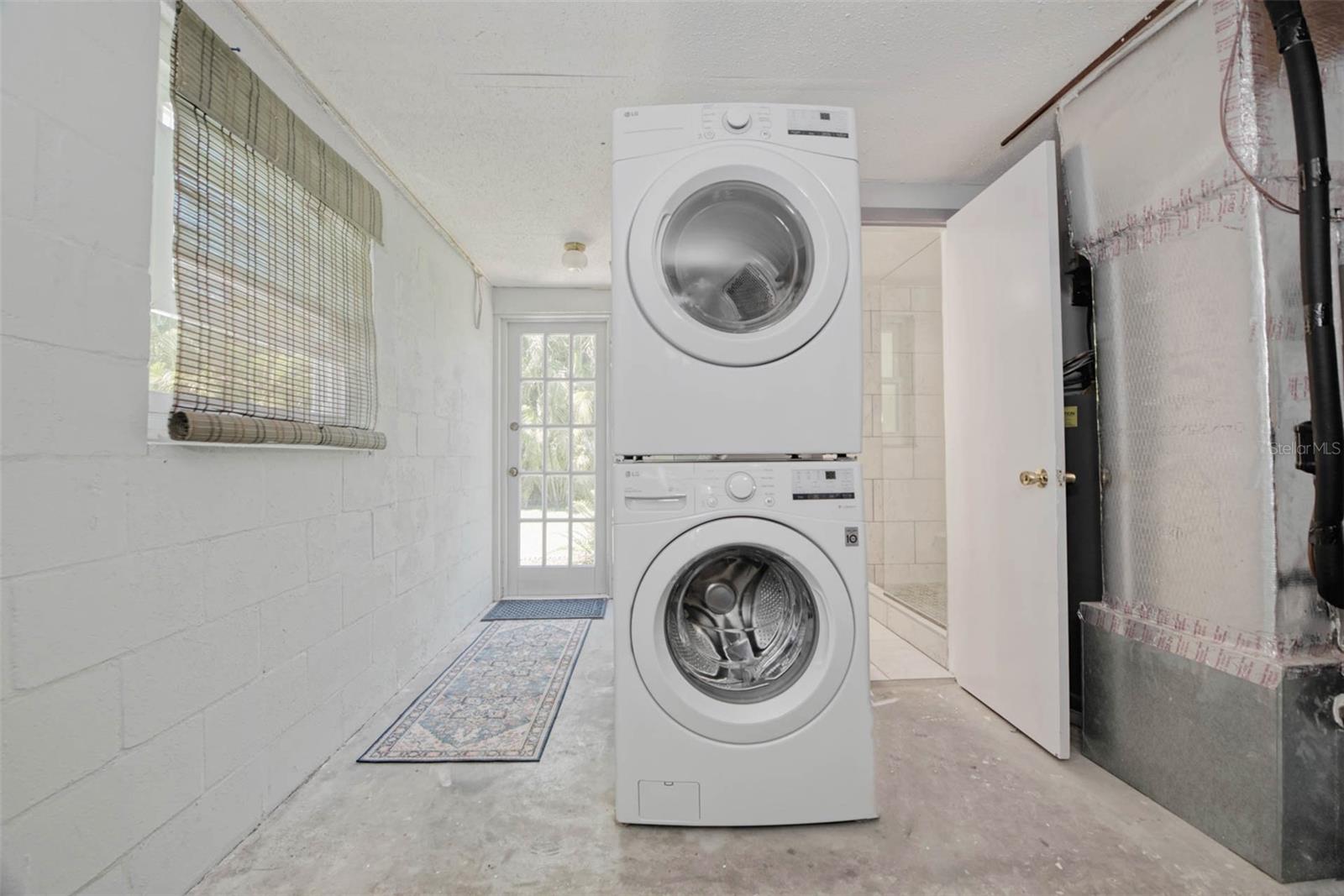 RESTFUL PINES - Residential Lease