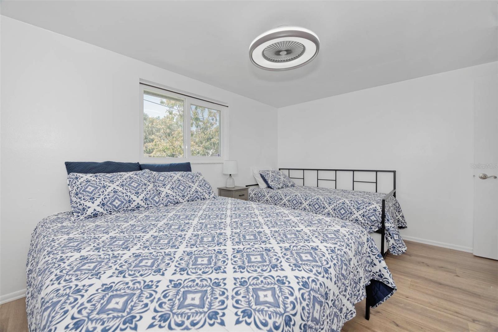 RESTFUL PINES - Residential Lease