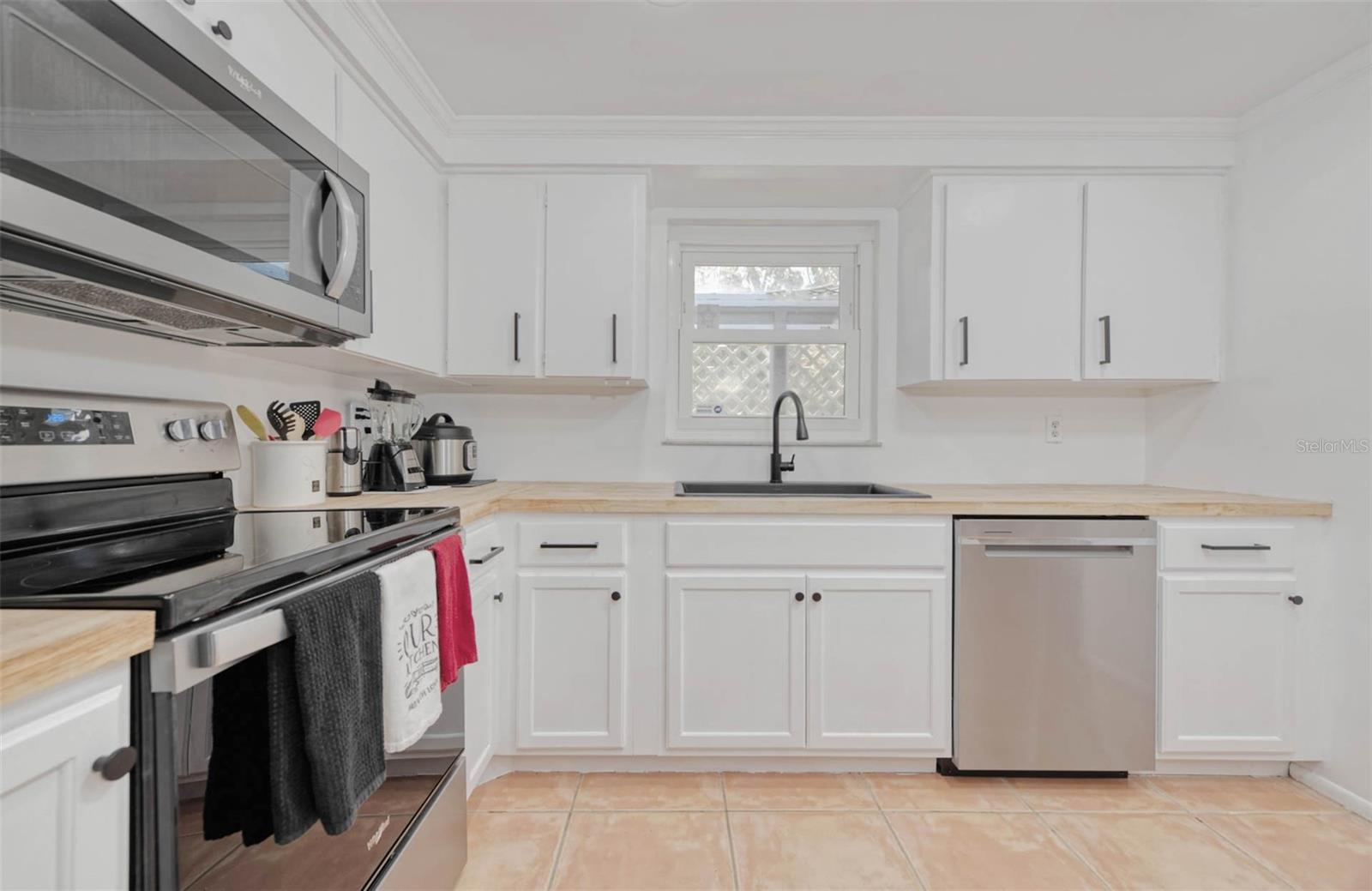 RESTFUL PINES - Residential Lease