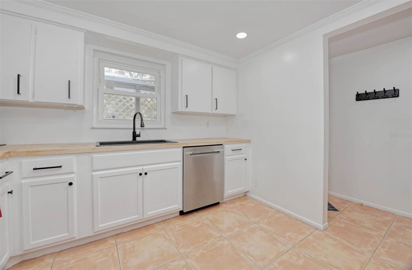RESTFUL PINES - Residential Lease