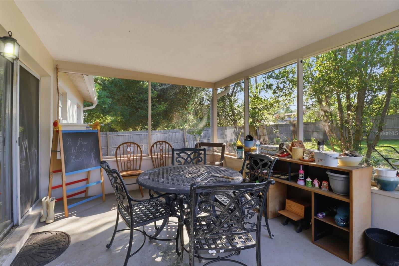 BEVERLY HILLS UNIT 04 - Residential