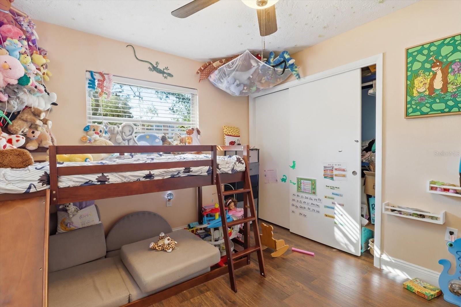 BEVERLY HILLS UNIT 04 - Residential