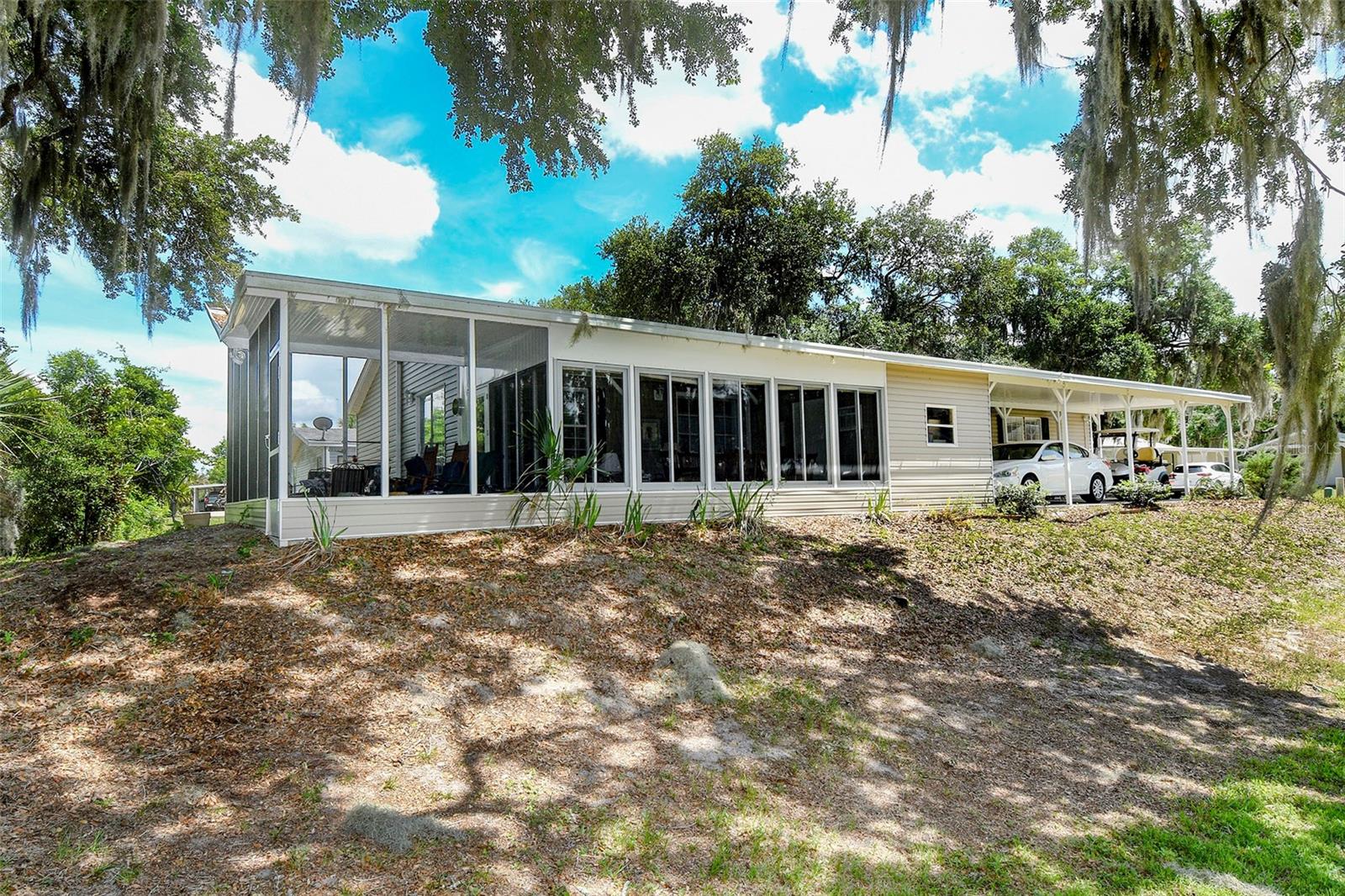 LAKE YALE ESTATES - Residential