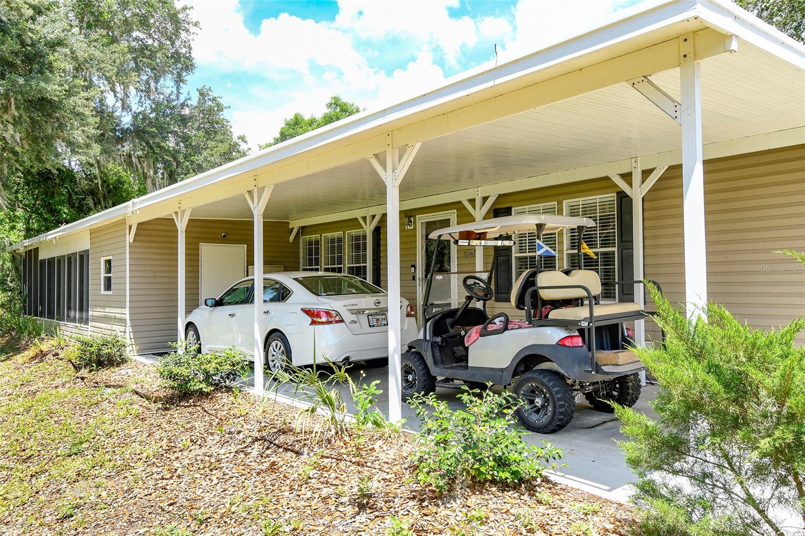 LAKE YALE ESTATES - Residential