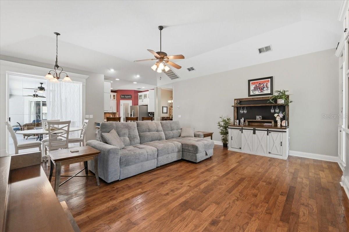 SUMMERLAND HILLS SOUTH - Residential