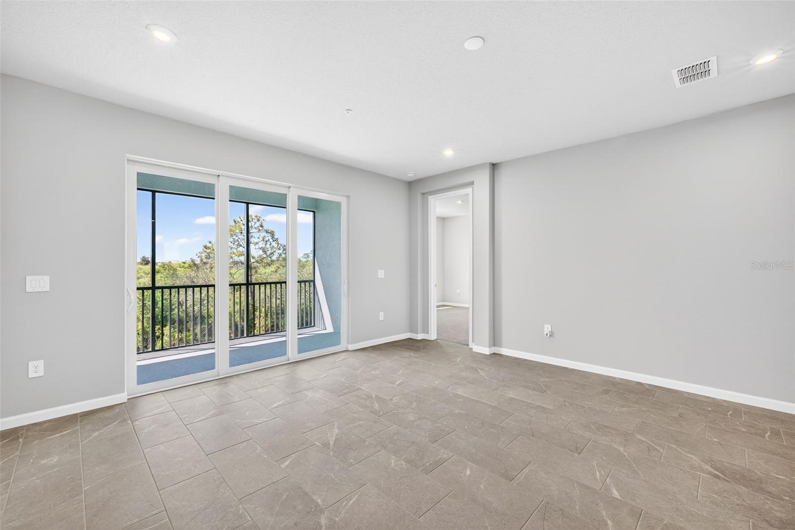 LAKESPUR AT WELLEN PARK - Residential