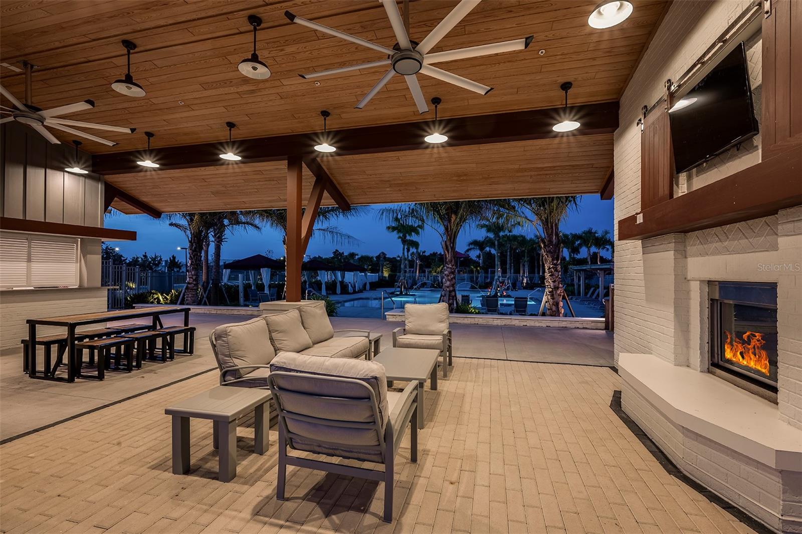 LAKESPUR AT WELLEN PARK - Residential