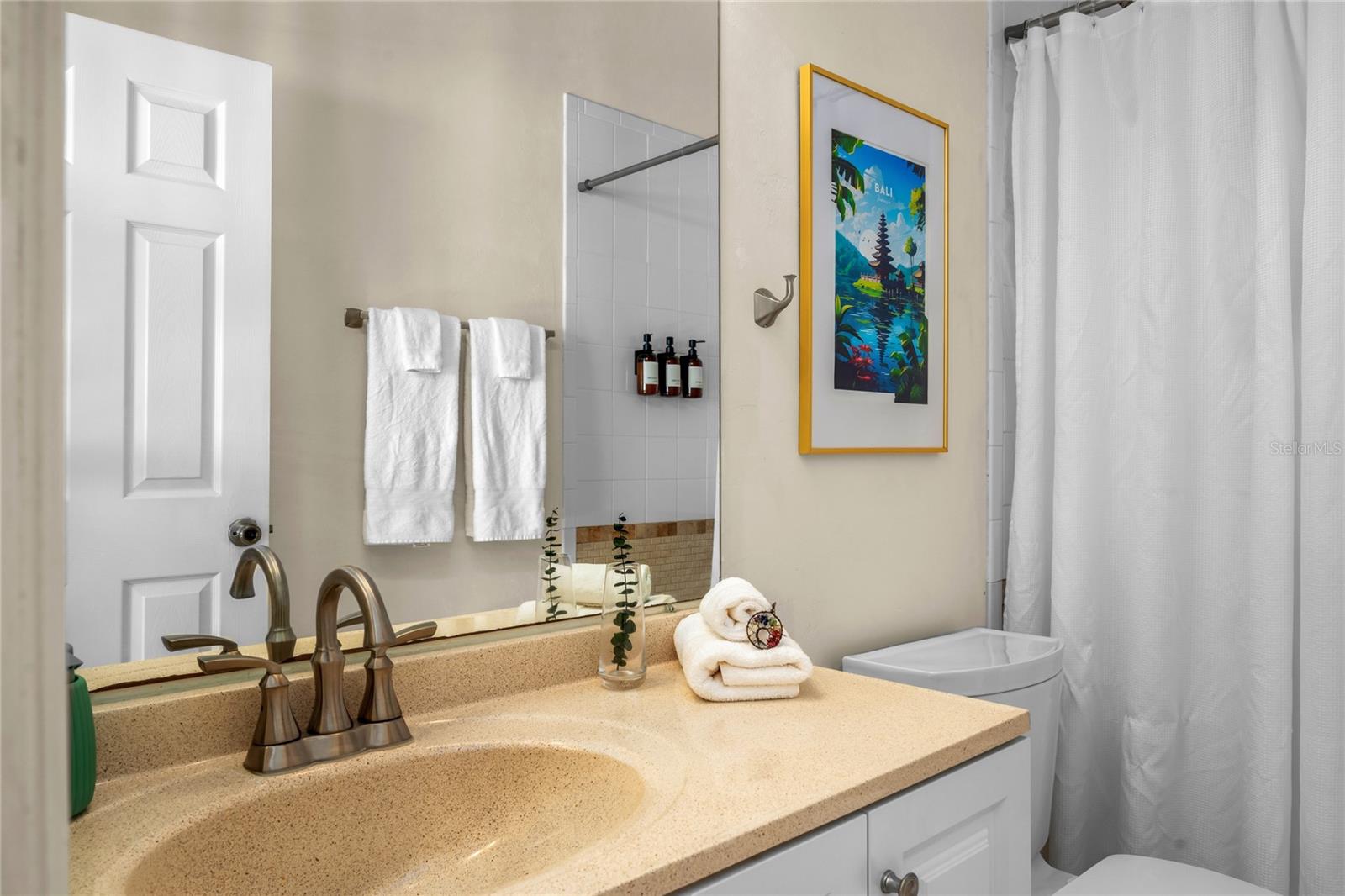 OAKS CONDO - Residential