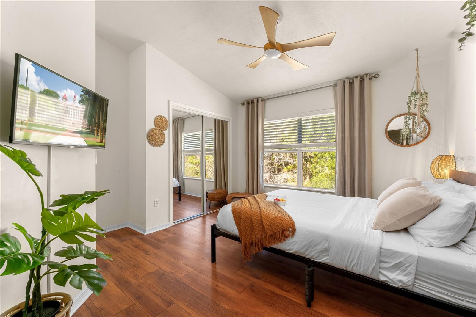 OAKS CONDO - Residential