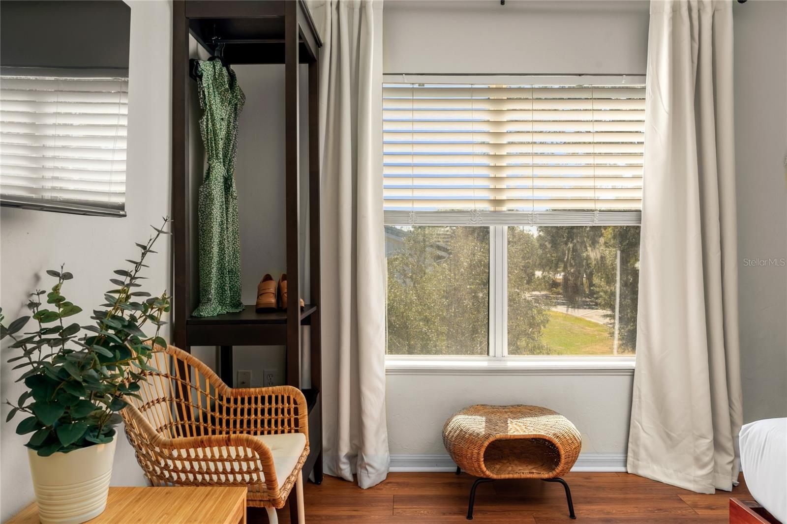OAKS CONDO - Residential