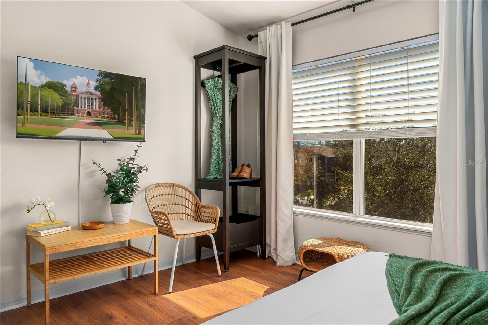 OAKS CONDO - Residential