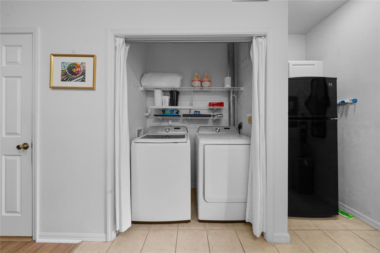OAKS CONDO - Residential