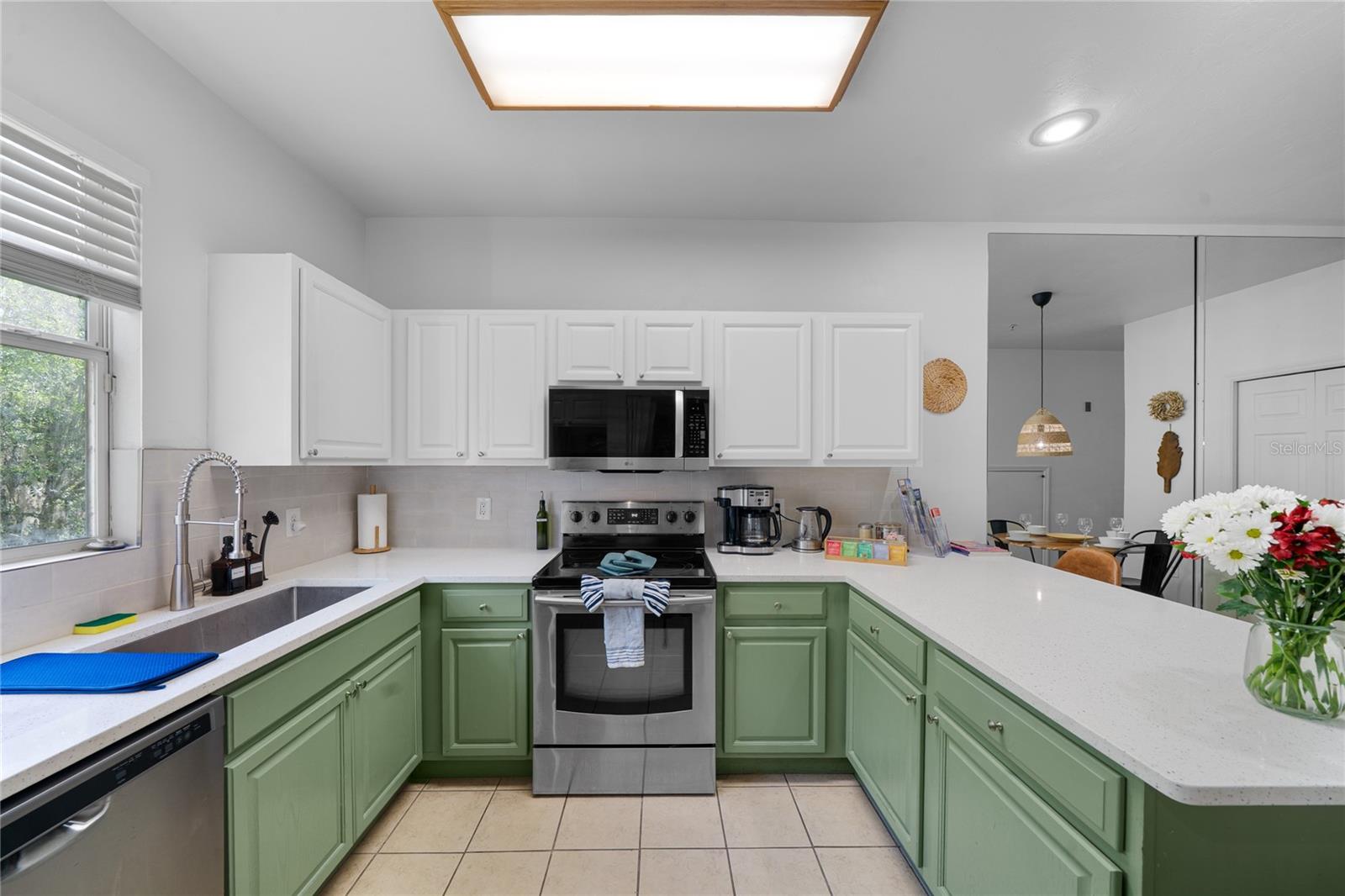 OAKS CONDO - Residential
