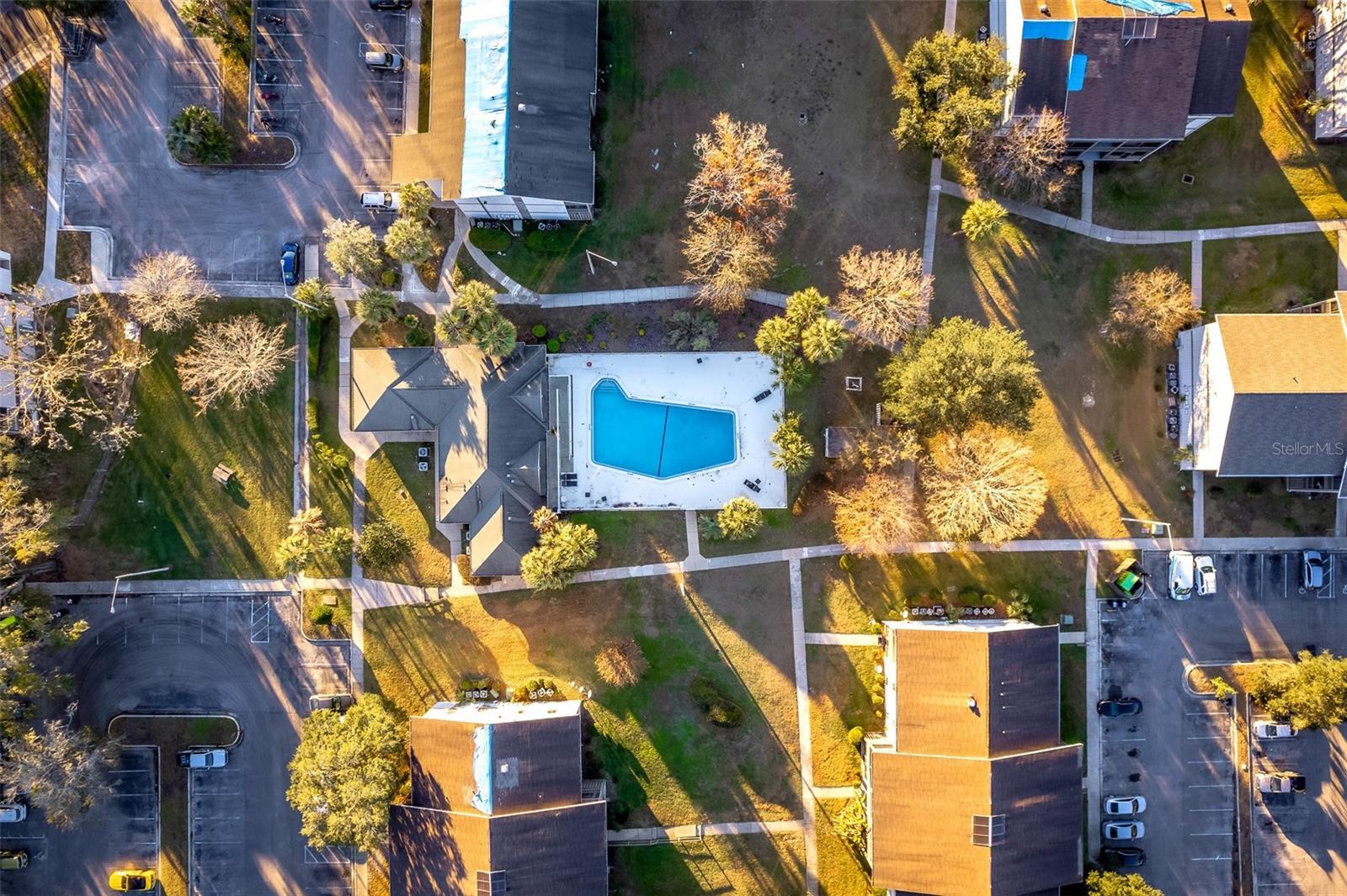 OAKS CONDO - Residential
