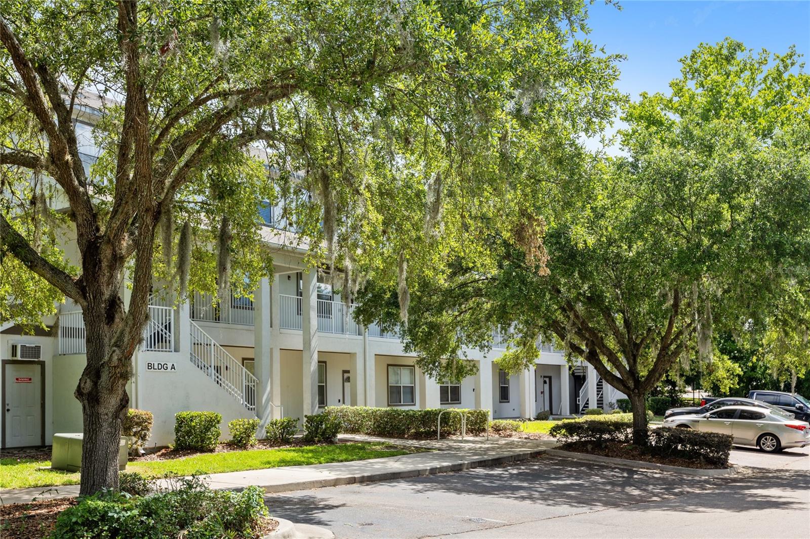 OAKS CONDO - Residential