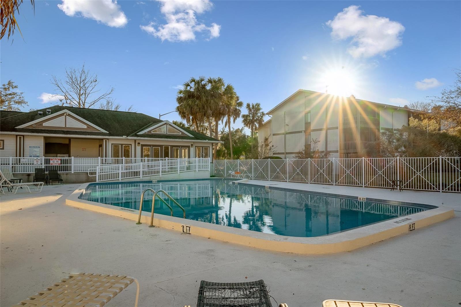 OAKS CONDO - Residential