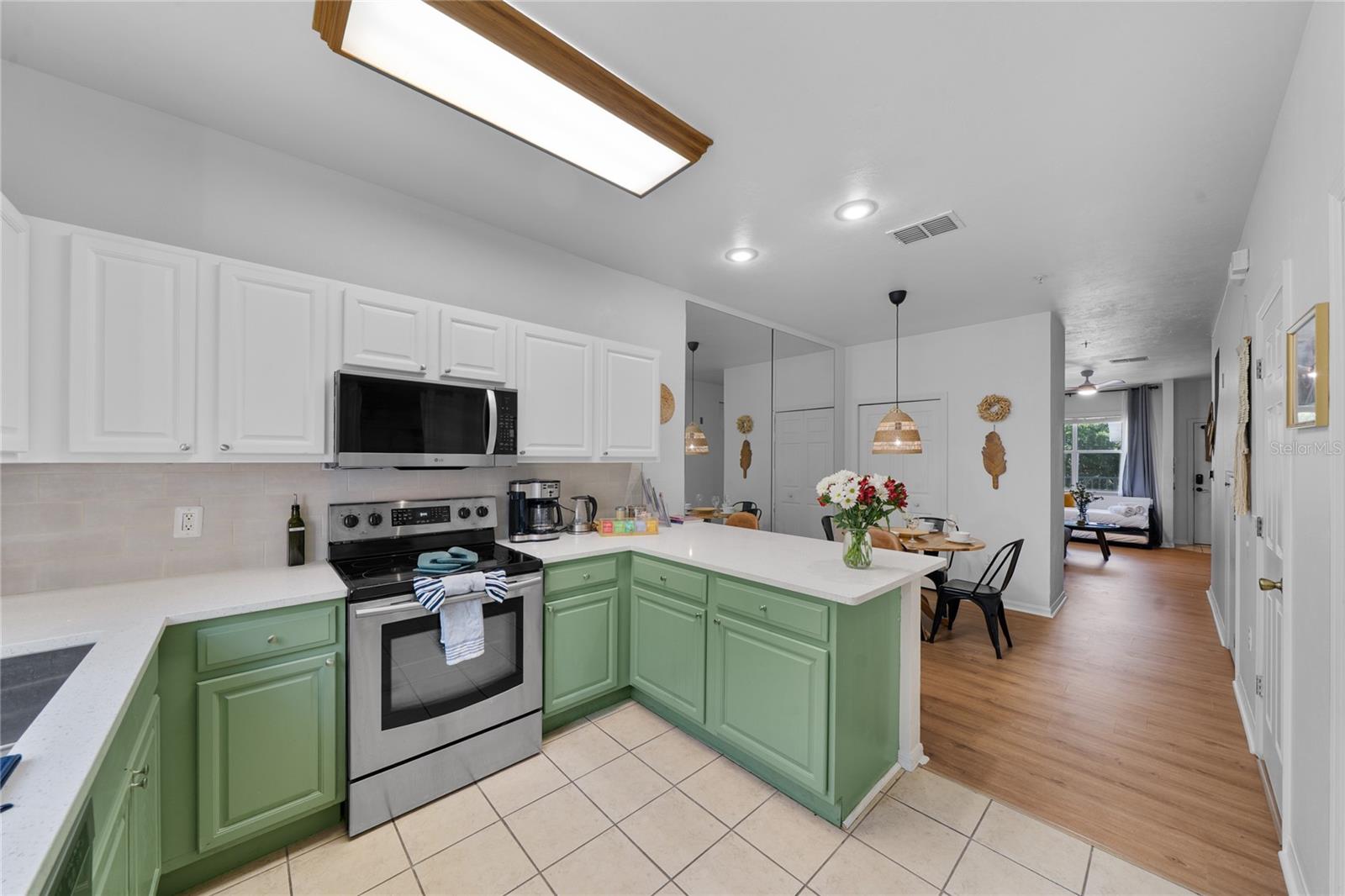 OAKS CONDO - Residential