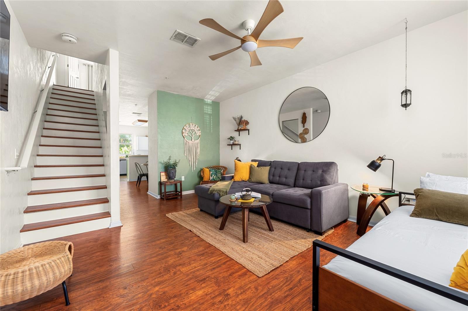 OAKS CONDO - Residential