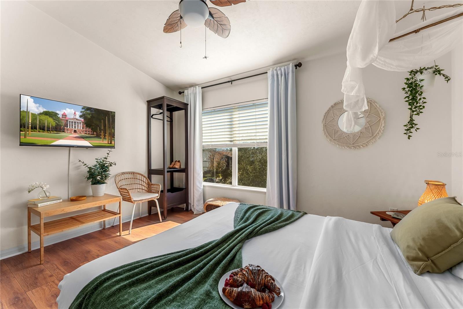 OAKS CONDO - Residential
