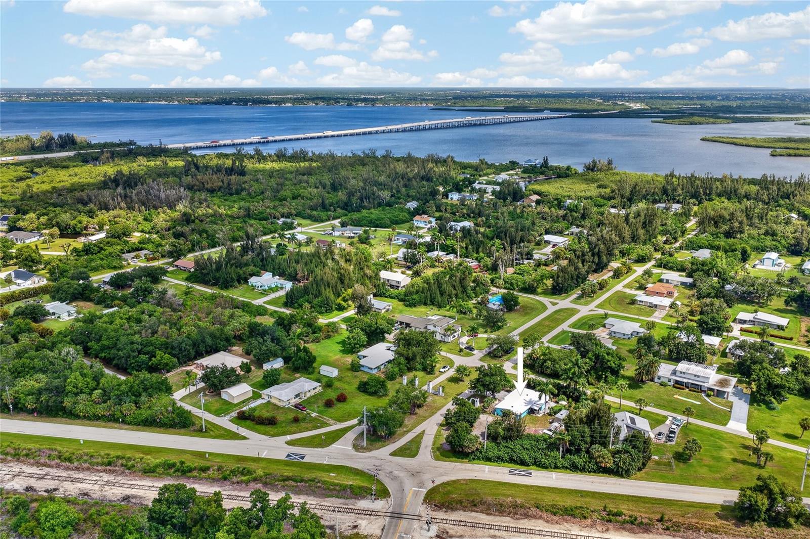 BAY SHORES - Residential
