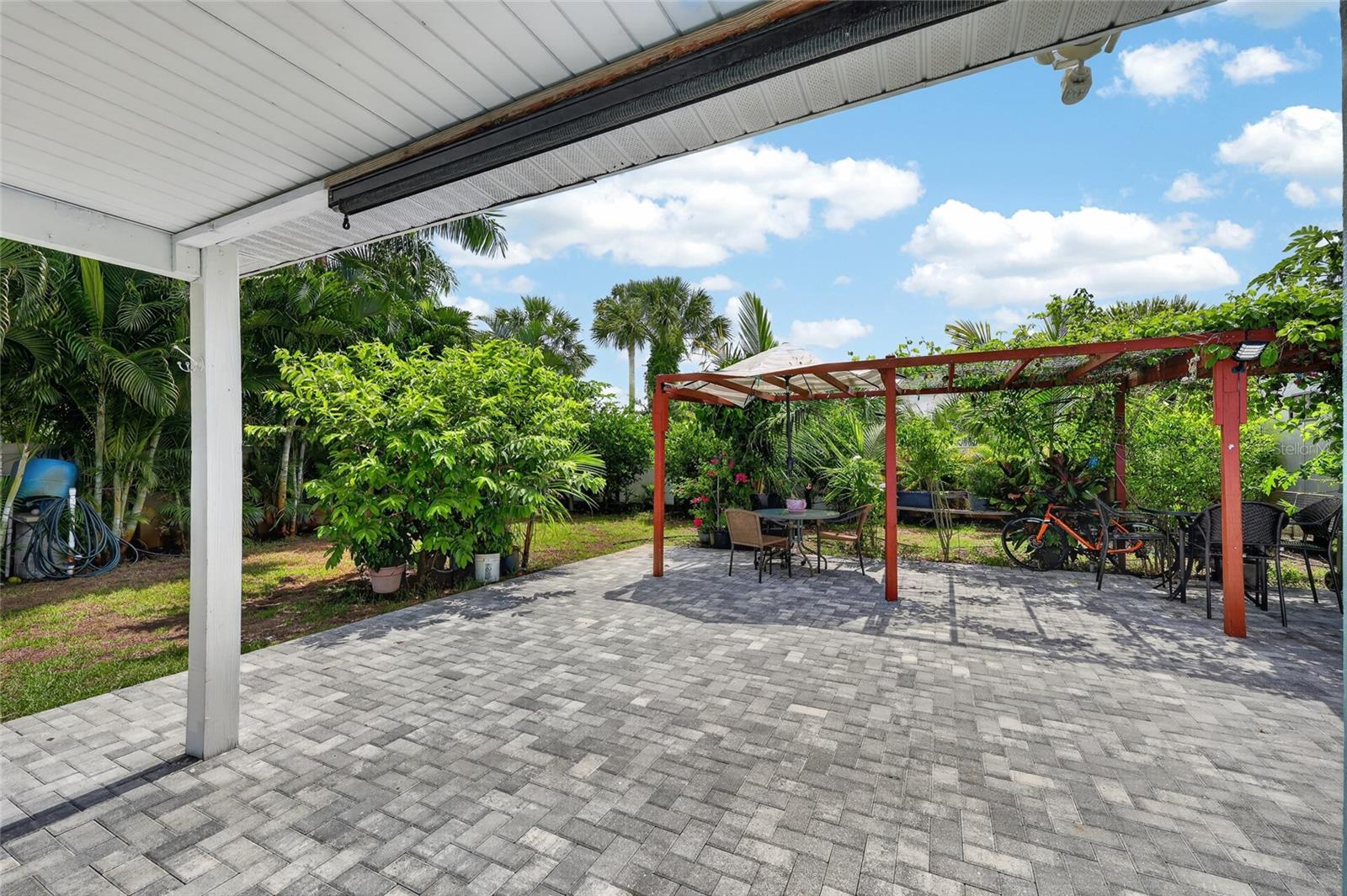 BAY SHORES - Residential