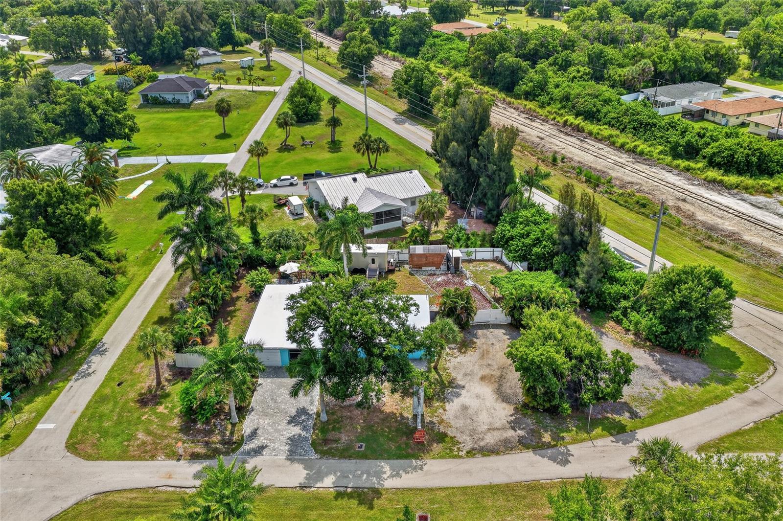 BAY SHORES - Residential
