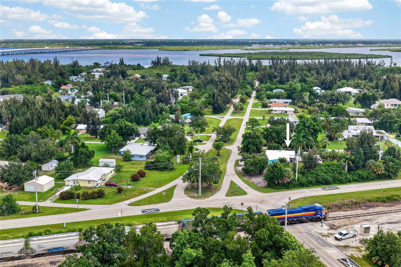 BAY SHORES - Residential