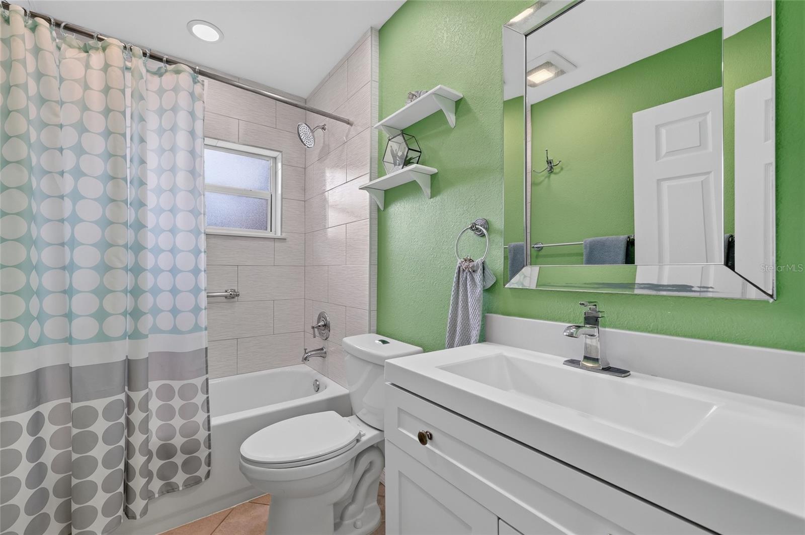 BAY SHORES - Residential