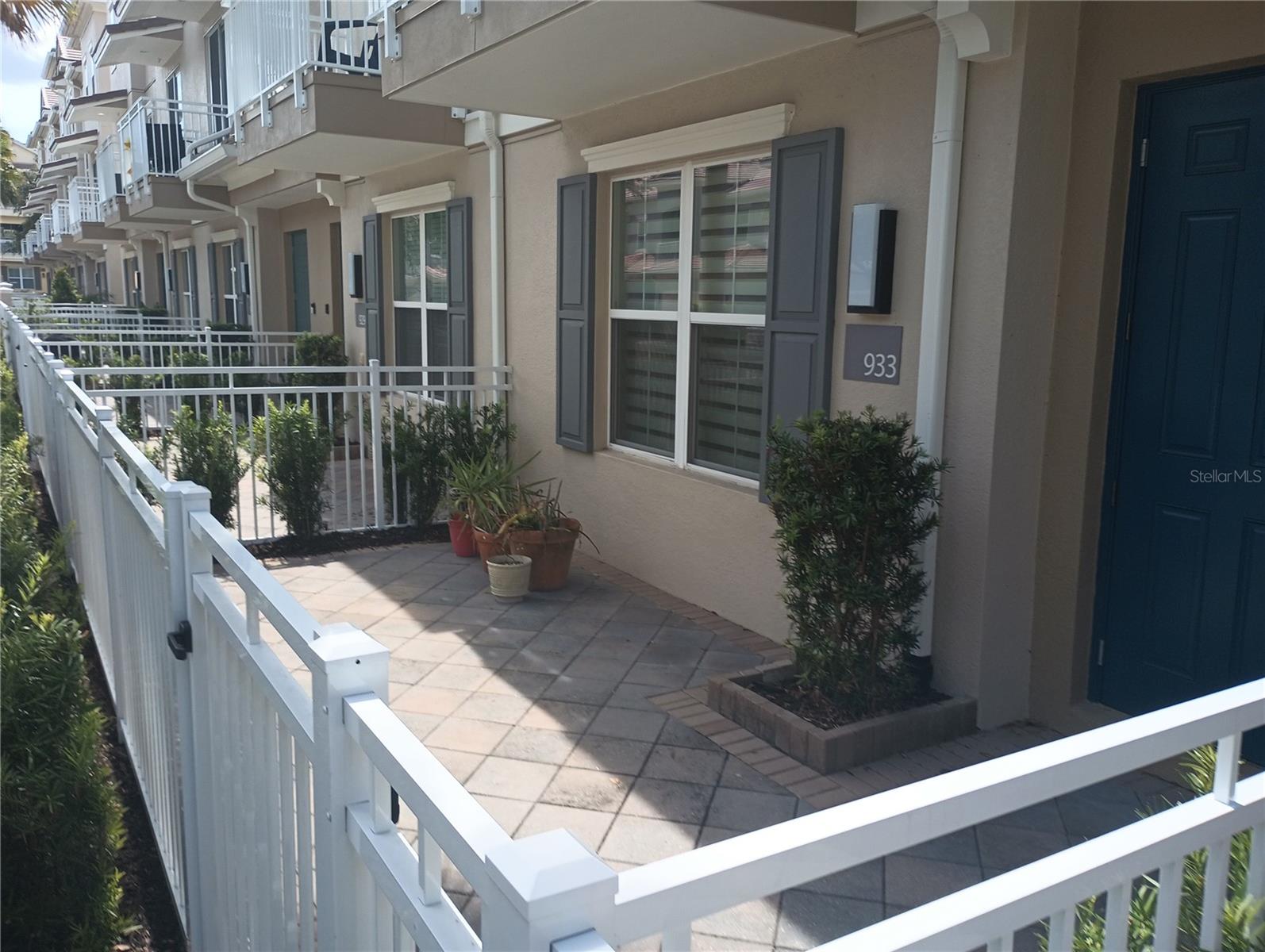 GRANDE OAKS AT HEATHROW - Residential