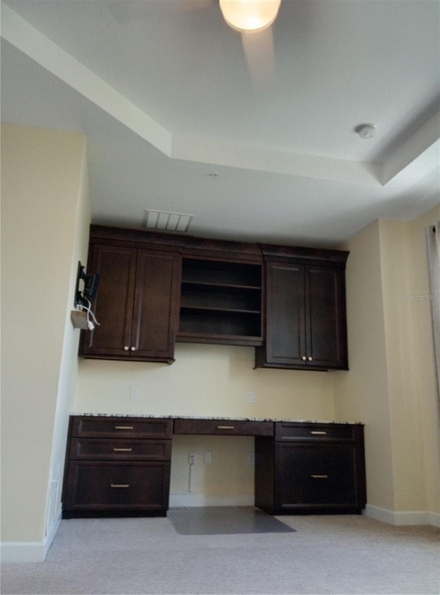 GRANDE OAKS AT HEATHROW - Residential