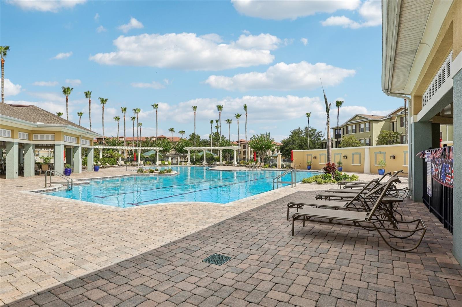 LAKESIDE AT LAKES OF WINDERMERE - Residential