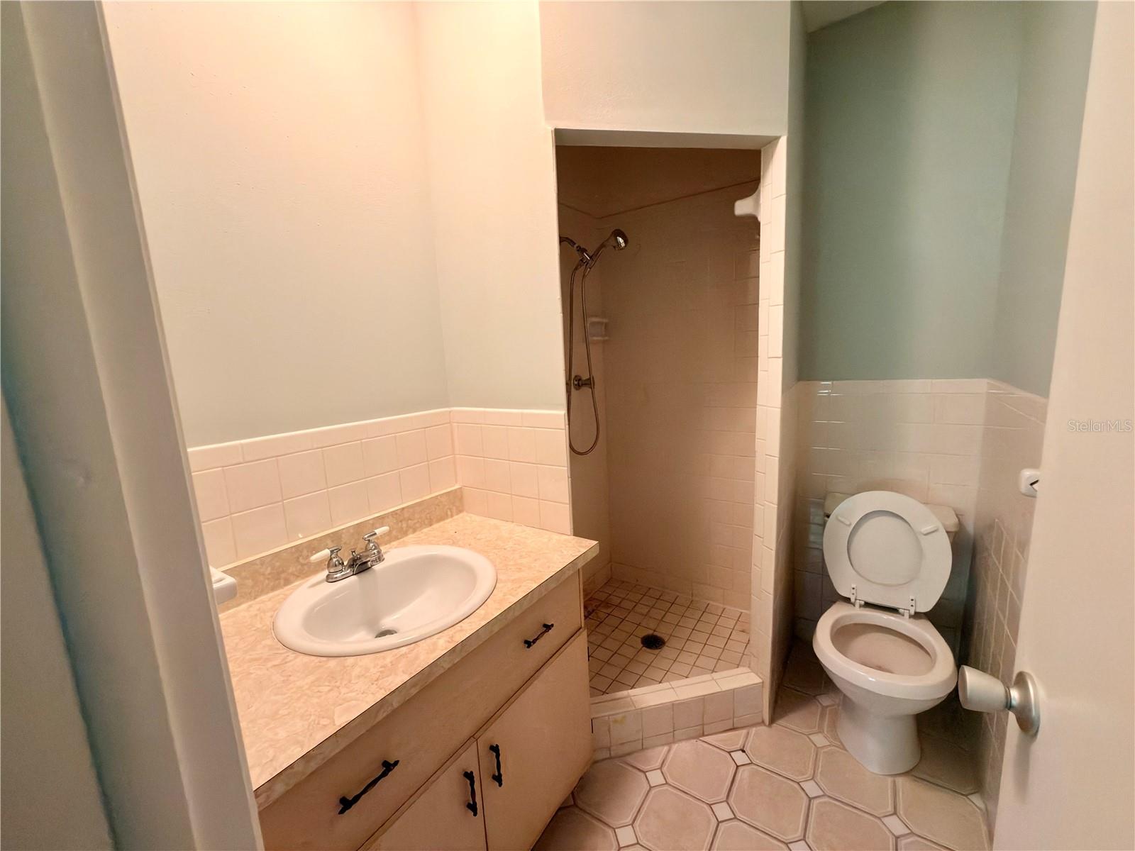 IMPERIAL EMBASSY CONDO - Residential