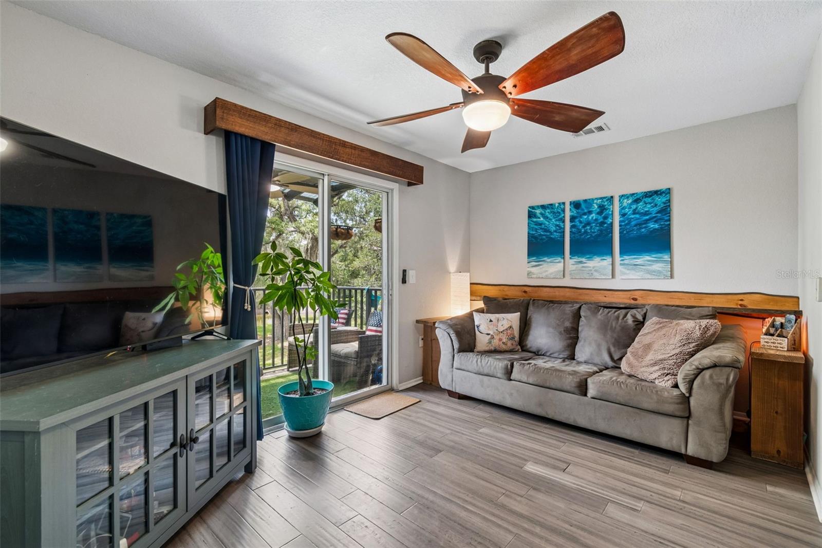 PALM RIVER TWNHMS PH 2 - Residential