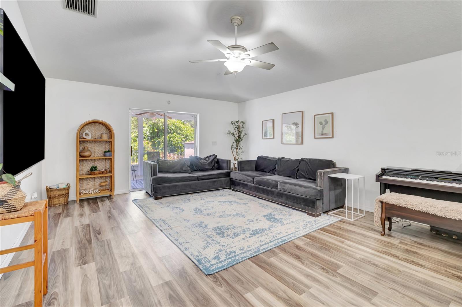 SHADEMOOR ACRES FIRST ADD - Residential