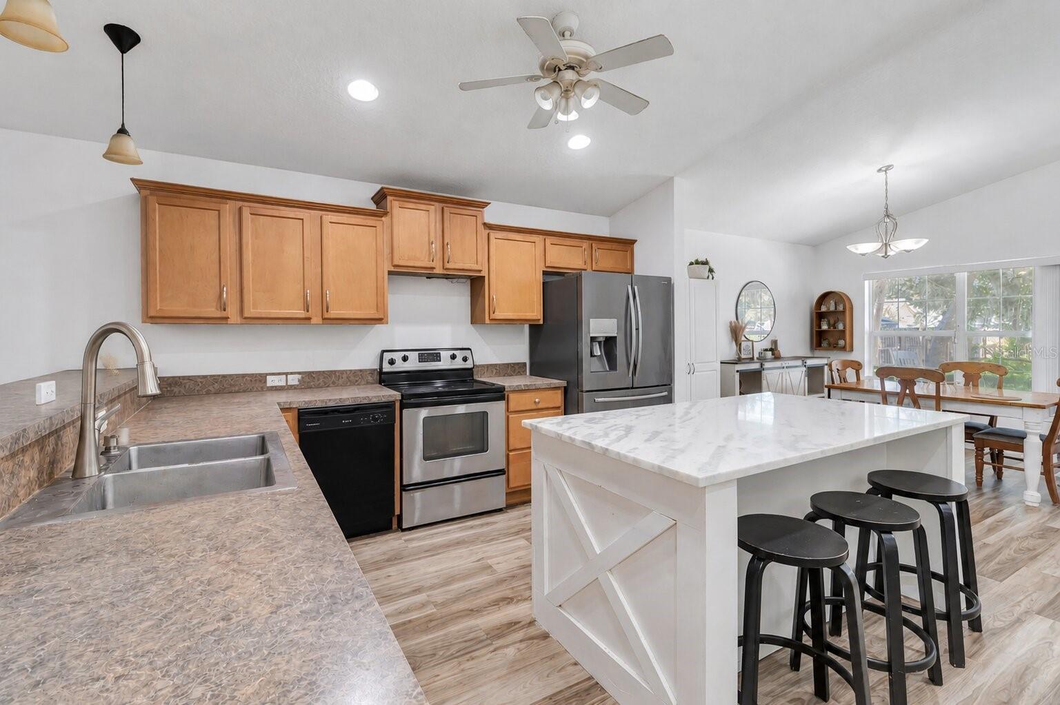 SHADEMOOR ACRES FIRST ADD - Residential