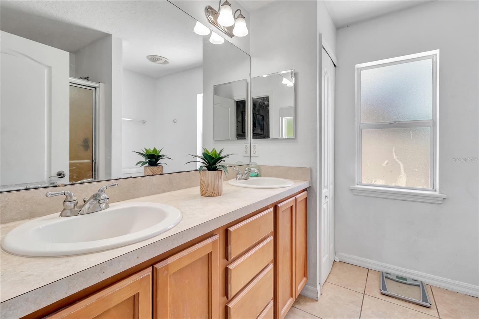 SHADEMOOR ACRES FIRST ADD - Residential