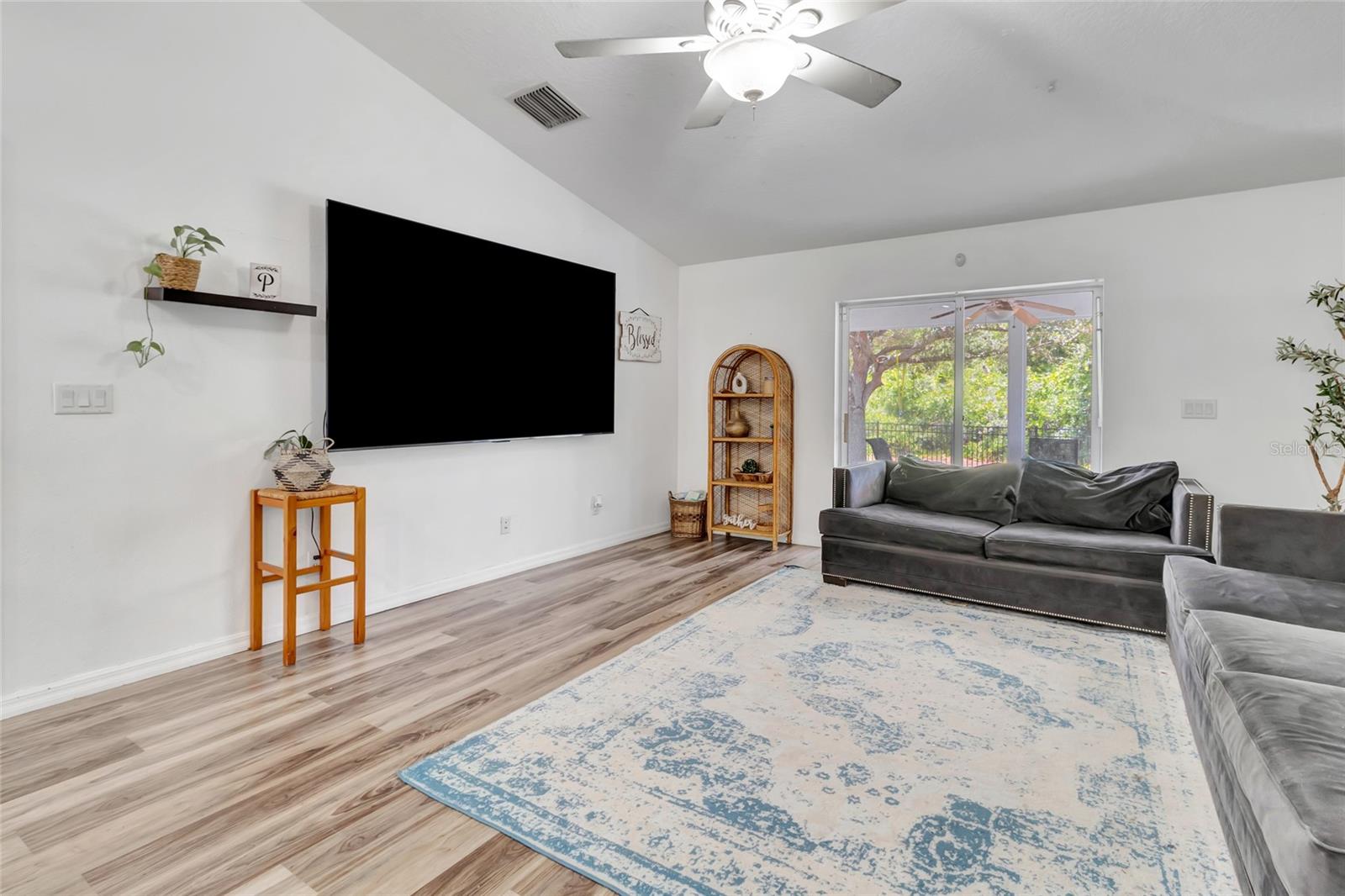 SHADEMOOR ACRES FIRST ADD - Residential