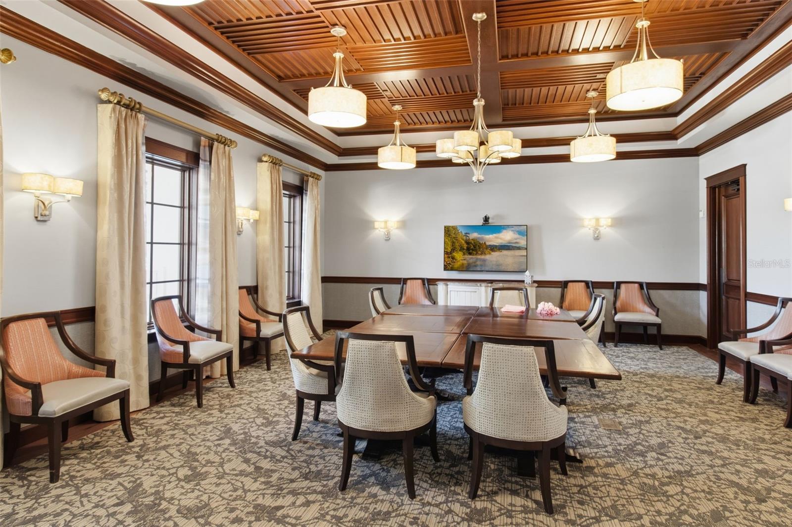 FOUNDERS CLUB - Residential